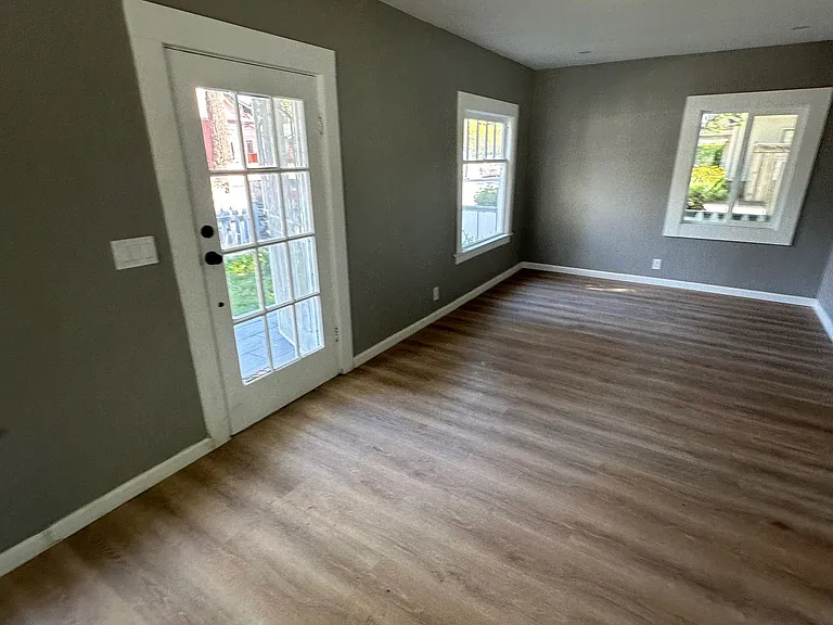135 Market St — Photo 8