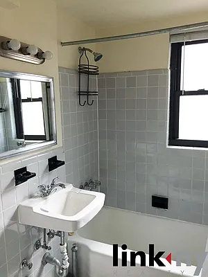 Rented by Link NY Realty | media 3