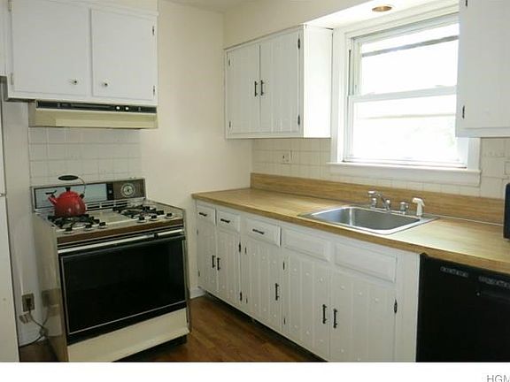 Large kitchen with ample cabinet and counter space