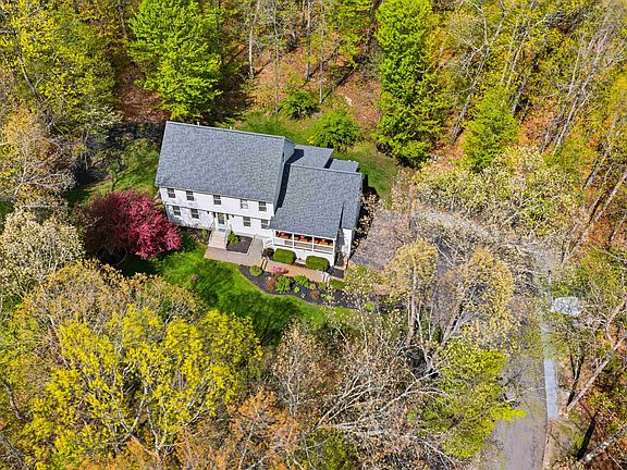 3rd image of 33 Brook Road