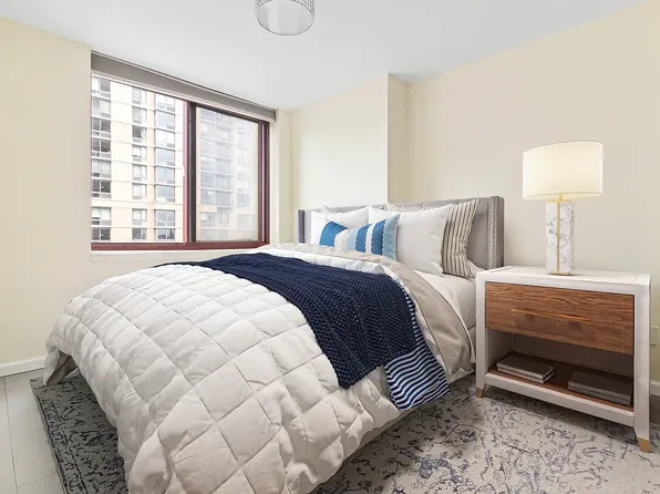 4-74 48th Avenue image 3 of 9