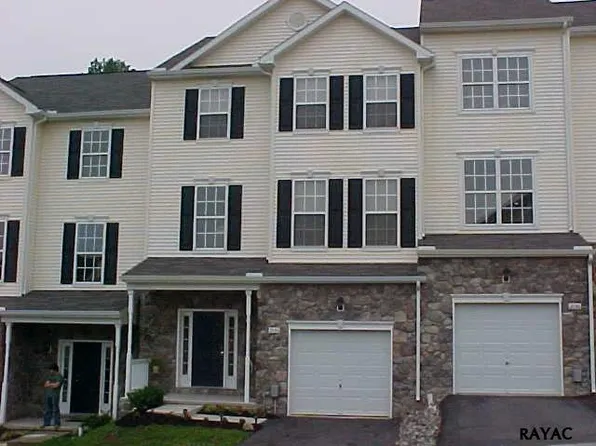 2134 Maple Crest Blvd, York, PA 17402