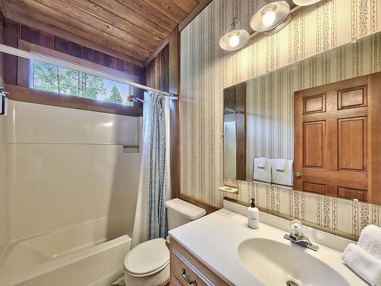 428 Sotoyone Ave — Photo 17