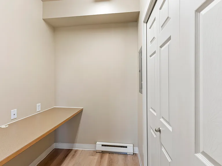 Ashton Apartments — Photo 85
