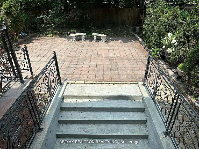 76 Horsham Ave — Photo 38