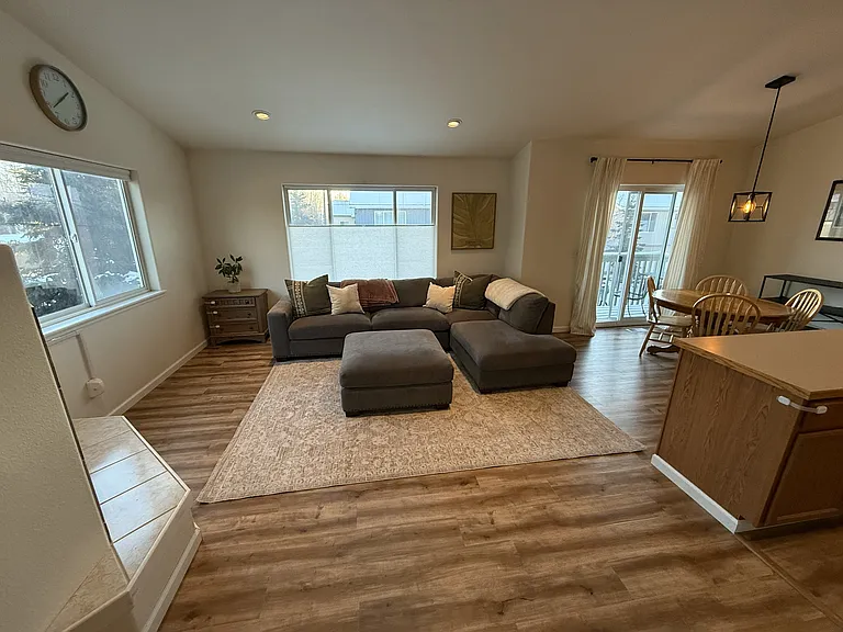 583 Ocean Point Dr — Photo 3