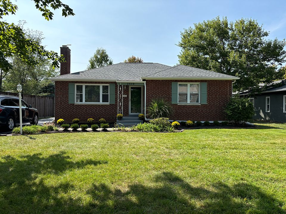 All brick exterior at end of private cul de sac...steps to Whole Foods and Shops at Lane Avenue...bike to Graeters anyone