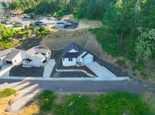 1034 Forest Heights St, Sutherlin, OR 97479