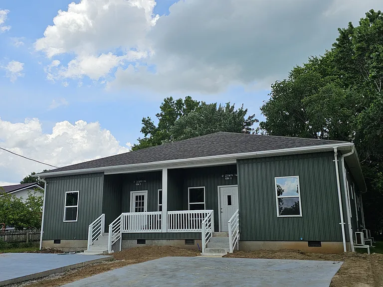 217 E Myrtle St #A — Photo 21