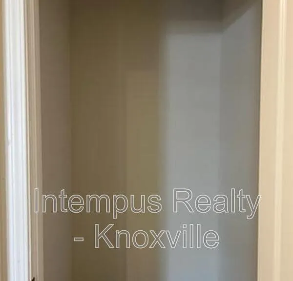 1311 Hampton Place Cir — Photo 23