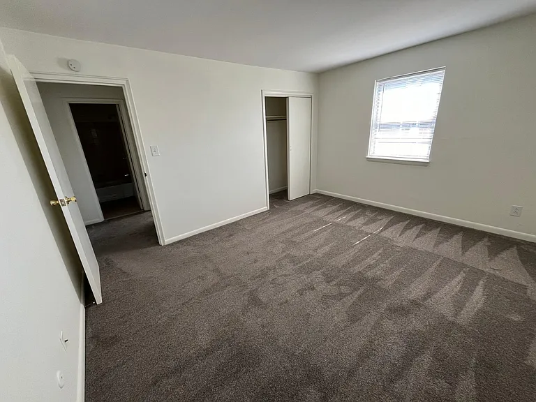 323 W Pennsylvania Ave #C — Photo 12