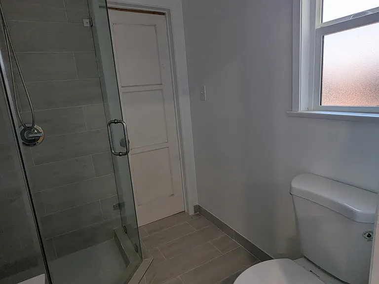 501 Veteran Ave — Photo 4