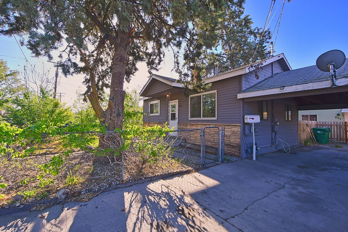 Building Photo - 873 G St
