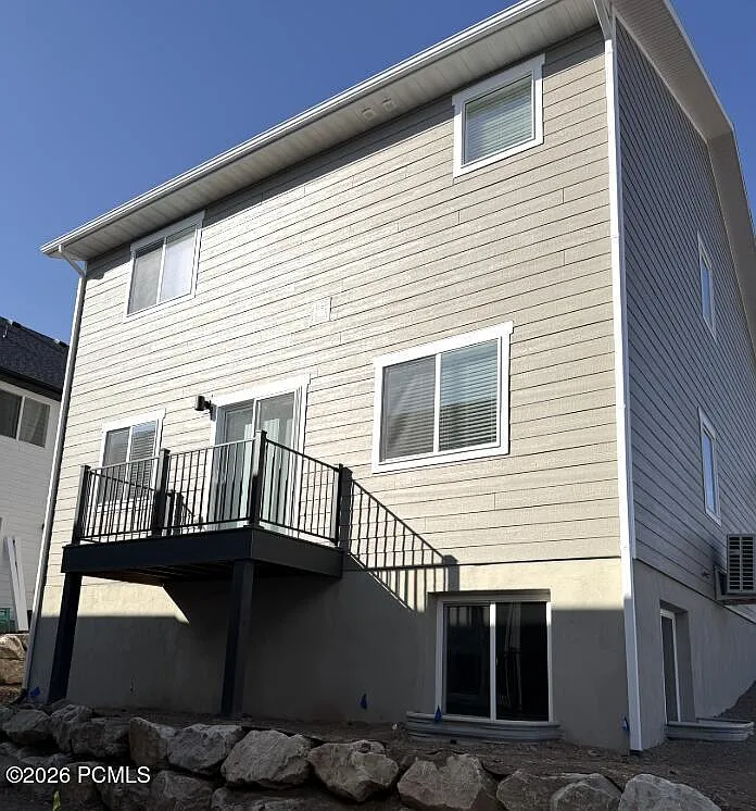 4 bed, 2.5 bath, 2416 sqft, $2,450 — Photo 4