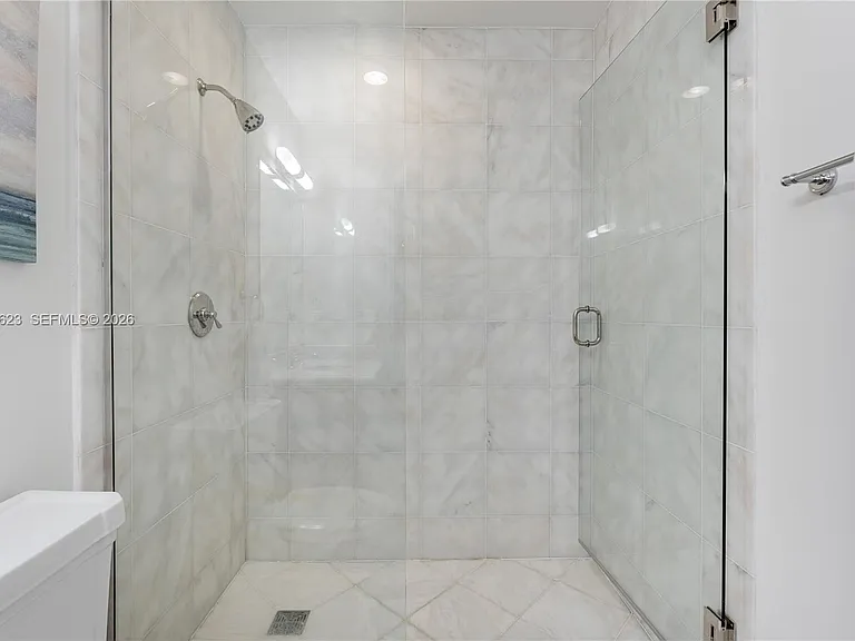 50 S Pointe Dr #701 — Photo 49