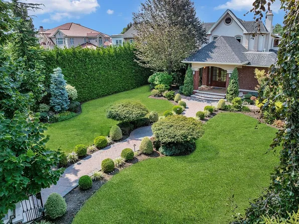 5th Ave, Whitestone, NY 11357