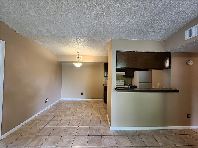 17331 Red Oak Dr #52 — Photo 5