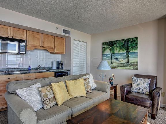 4th image of 2700 N Lumina Avenue #405