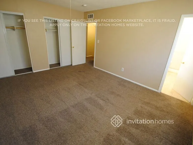 4222 W Denton Ln — Photo 5