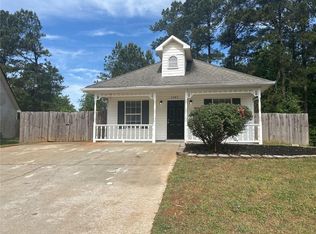 1382 N Hampton Dr, Hampton, GA 30228