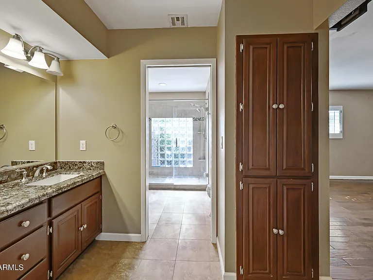 324 W Willow Ave — Photo 22