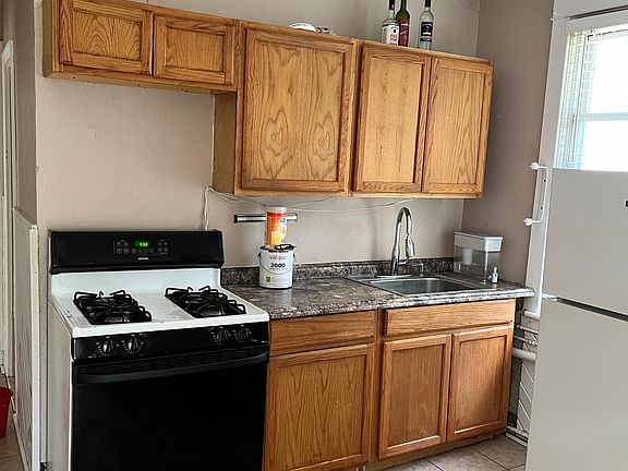 4th image of 806 Park Ave #2