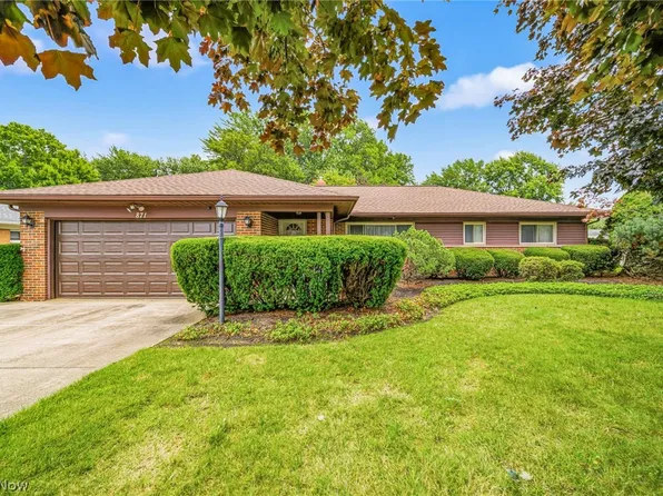 871 Cranbrook Dr, Highland Heights, OH 44143