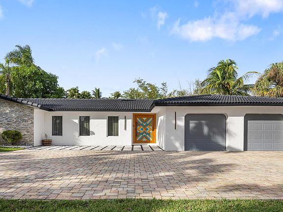 3rd image of 11621 NW 21st Court