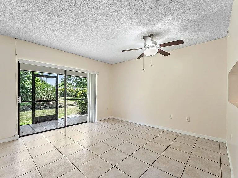 9050 NW 28th St #112 — Photo 15