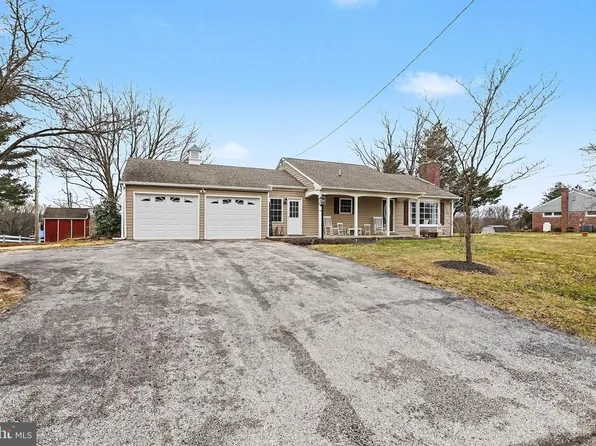 774 Fairview Dr, Hanover, PA 17331