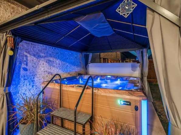 4818 Emerald Grv, Arlington, TX 76005