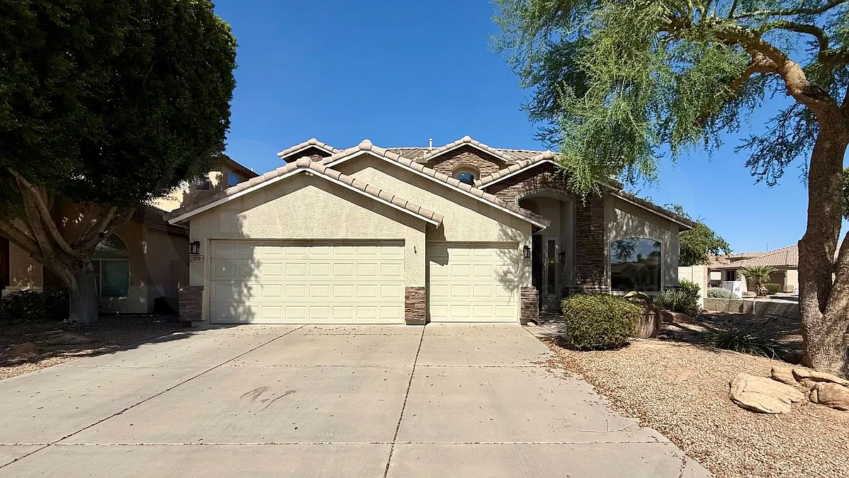 5 bed, 3.0 bath, 3097 sqft, $3,799 — Photo 3