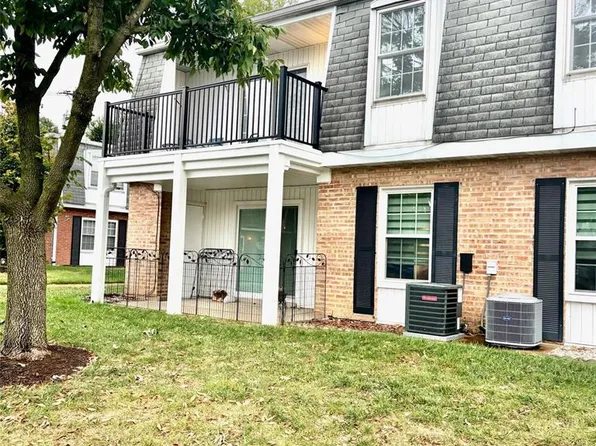 1672 Herault Pl APT E, Saint Louis, MO 63125