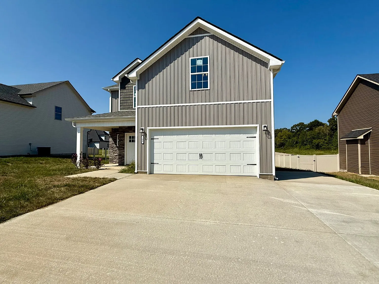 3 bed, 2.5 bath, 1850 sqft, $2,500 — Photo 3
