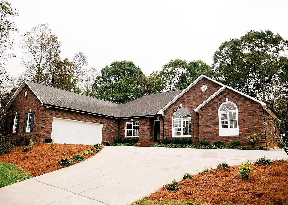 1st image of 287 Clearwater Dr