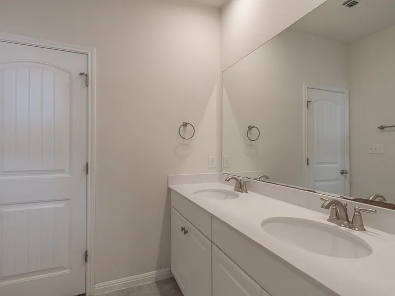 2924 Barbed Wire St — Photo 26