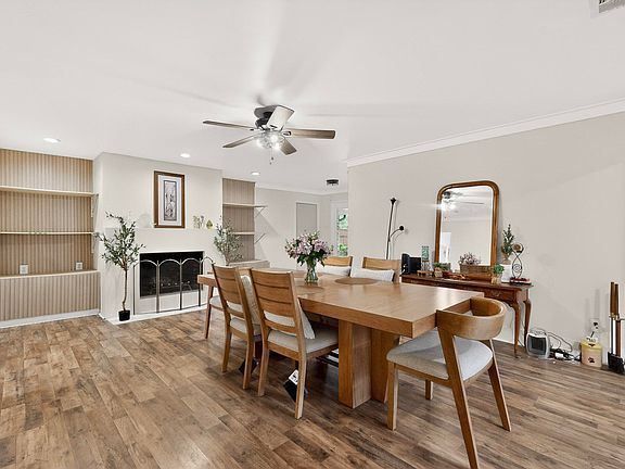 Formal dining room