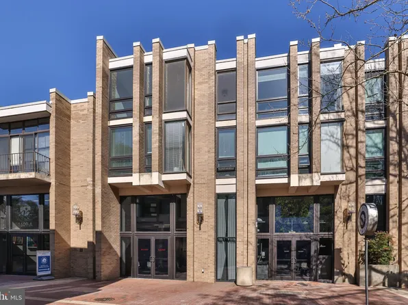 1602 Chimney House Rd #1602, Reston, VA 20190