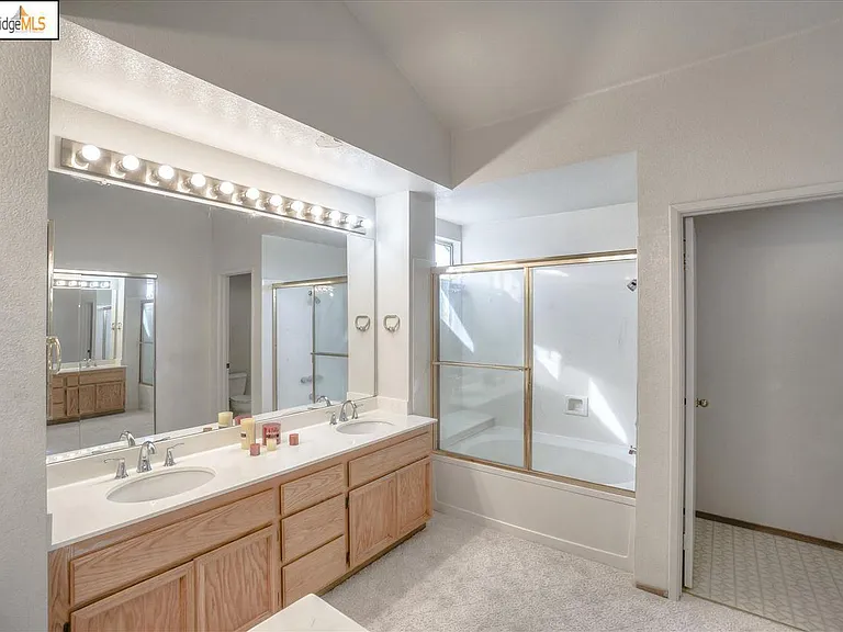 4973 Ridgeview Dr — Photo 8