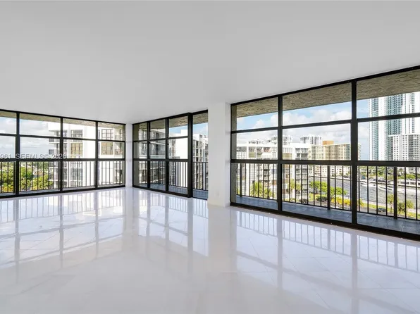 600 Parkview Dr APT 810, Hallandale Beach, FL 33009