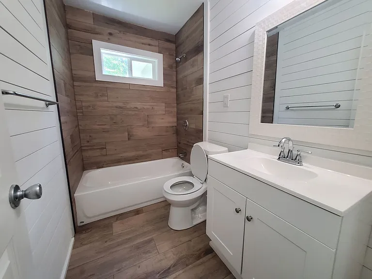 2577 Eastwood Dr — Photo 9