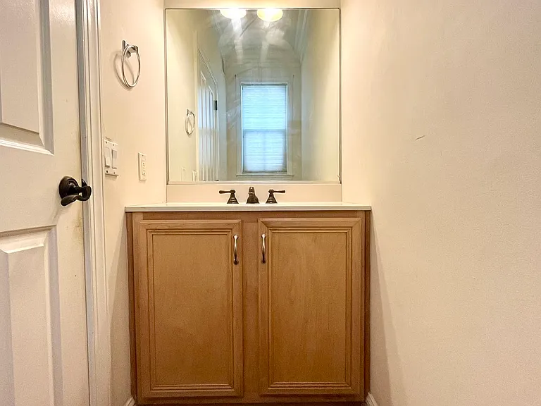 727 Evans St — Photo 17