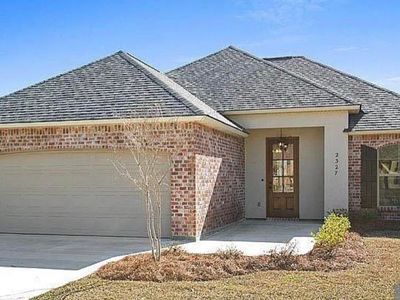 2327 Woodland Ct, Port Allen, LA, 70767