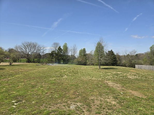 28 Helen Dr, Hartselle, AL 35640