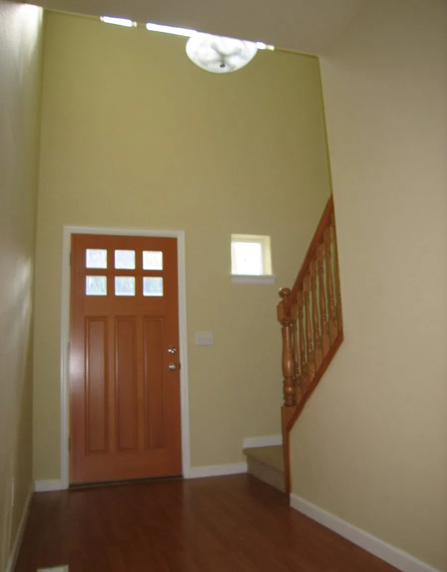 4 bed, 2.5 bath, 2015 sqft, $2,150 — Photo 2