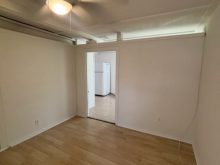 2571 NE Palm Ave #C — Photo 14