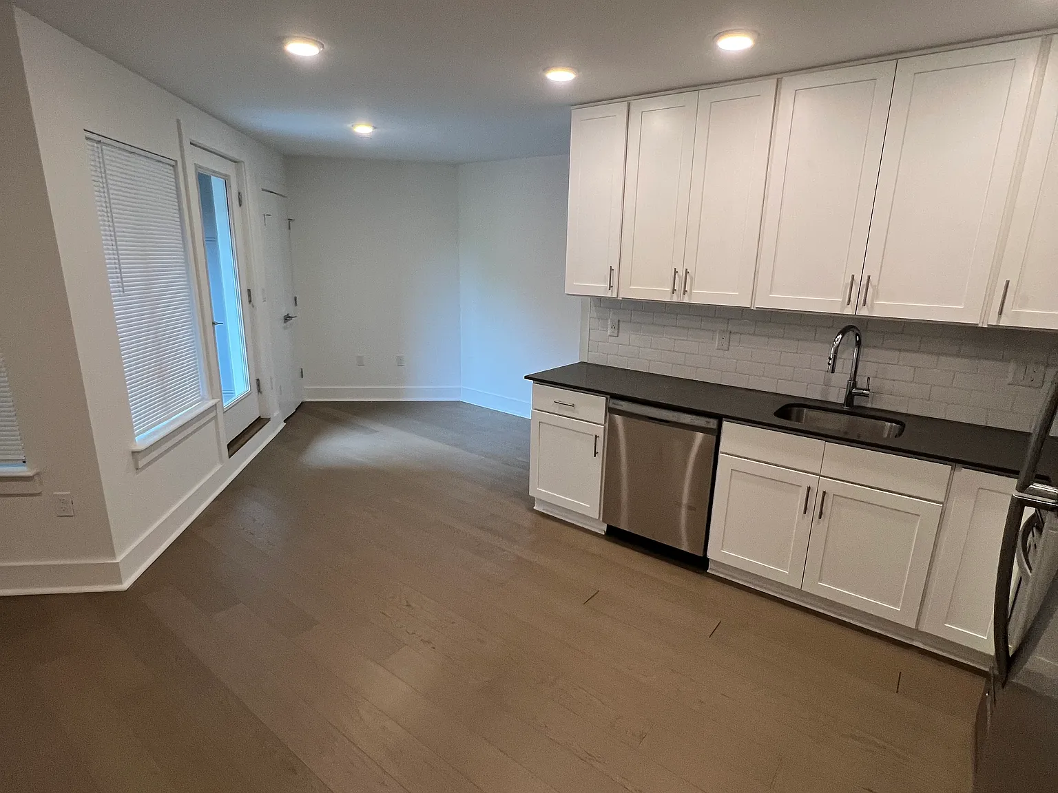 1 bed, 964 sqft, $2,625 — Photo 2