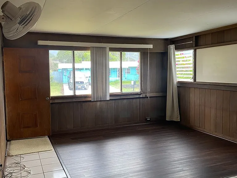 521 Ululani St — Photo 14