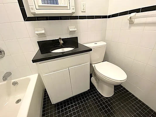 Rented by Highline Residential | media 9