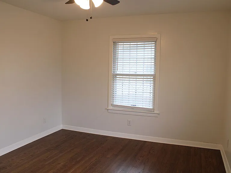 2825 W Woodlawn Ave — Photo 22